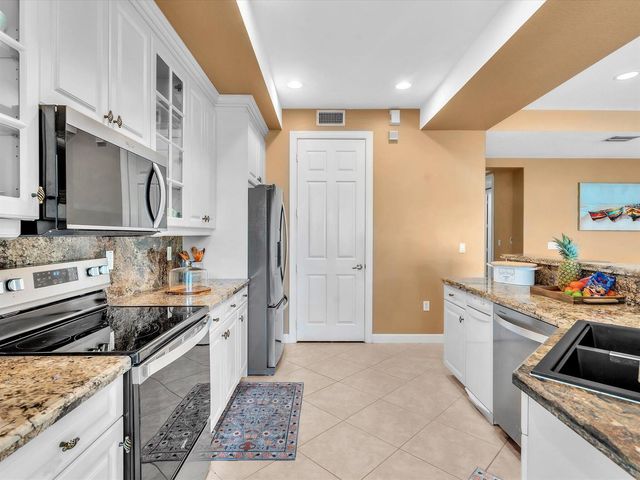 8025 NW 127th Lane 4-c, Parkland, FL 33076