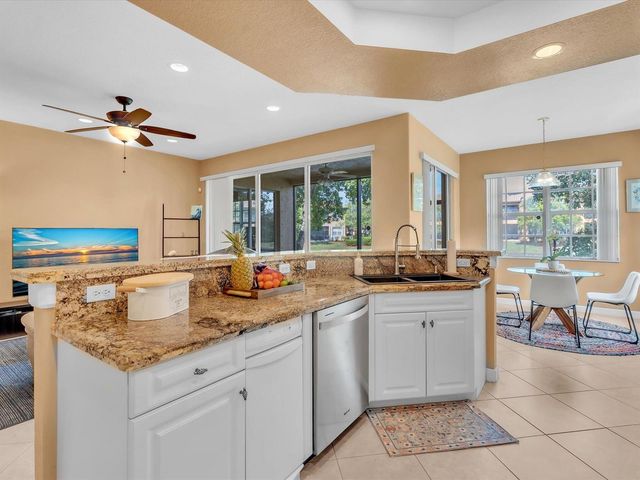 8025 NW 127th Lane 4-c, Parkland, FL 33076