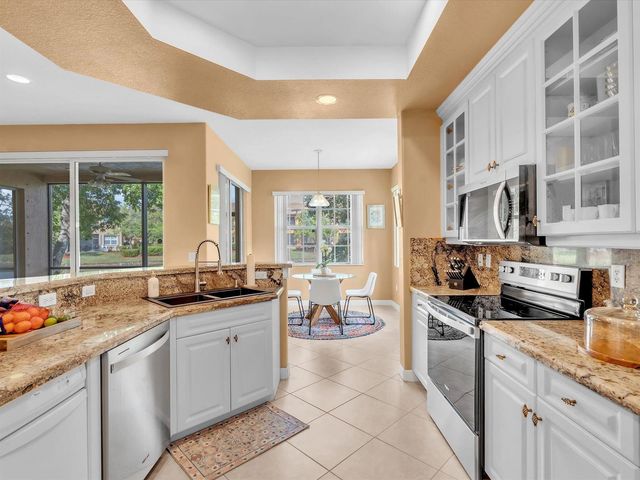 8025 NW 127th Lane 4-c, Parkland, FL 33076