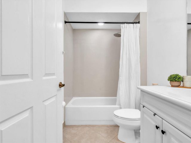 8025 NW 127th Lane 4-c, Parkland, FL 33076