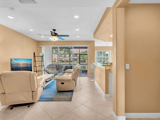 8025 NW 127th Lane 4-c, Parkland, FL 33076
