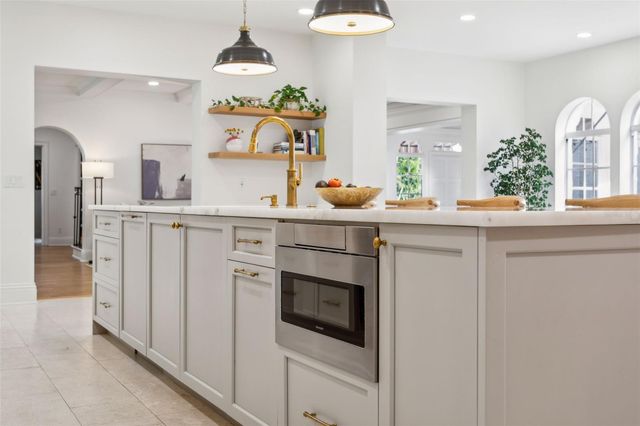 54 AEGEAN AVENUE, Tampa, FL 33606