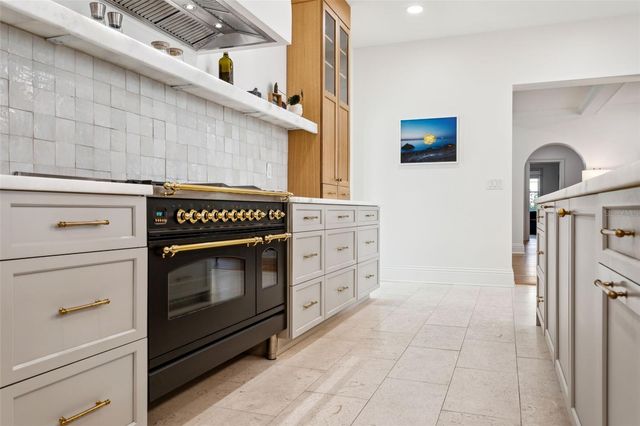 54 AEGEAN AVENUE, Tampa, FL 33606