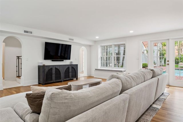 54 AEGEAN AVENUE, Tampa, FL 33606