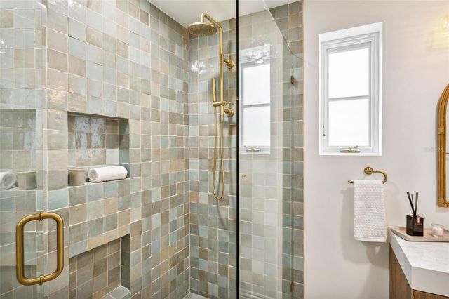 54 AEGEAN AVENUE, Tampa, FL 33606