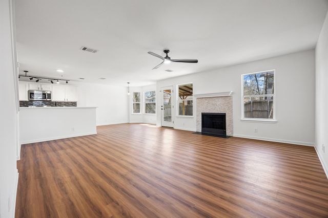 117 High Point BLVD, Cedar Creek, TX 78612