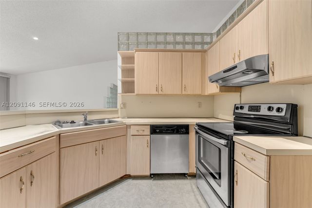 3807 Alcantara Ave A-77, Doral, FL 33178