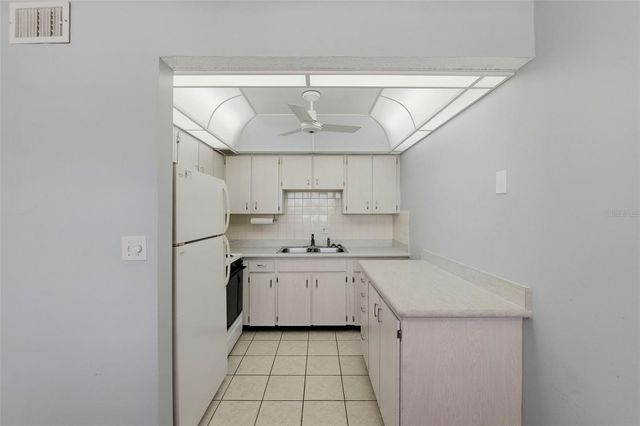 11620 PARK BOULEVARD 308, Seminole, FL 33772