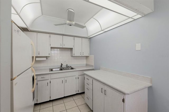 11620 PARK BOULEVARD 308, Seminole, FL 33772