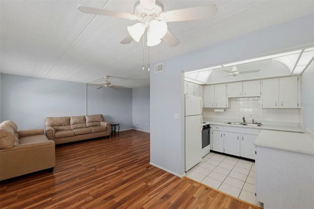11620 PARK BOULEVARD 308, Seminole, FL 33772