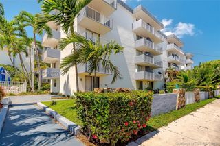 1801 S Treasure Dr 302, North Bay Village, FL 33141
