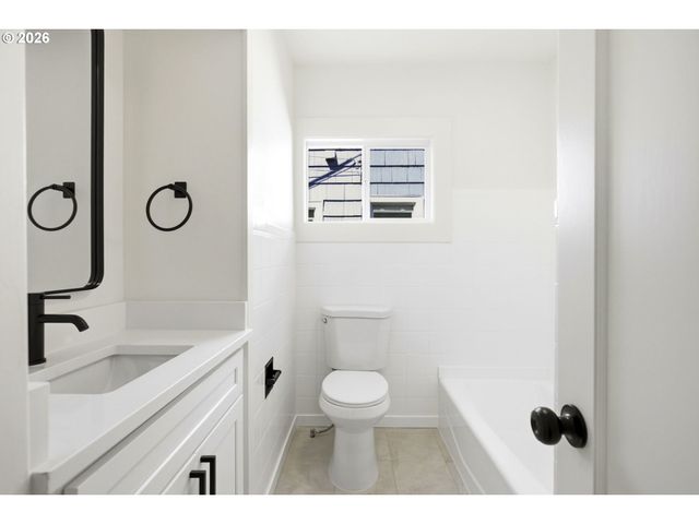 8339 Se BUSH St, Portland, OR 97266