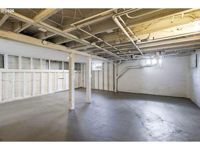 8339 Se BUSH St, Portland, OR 97266