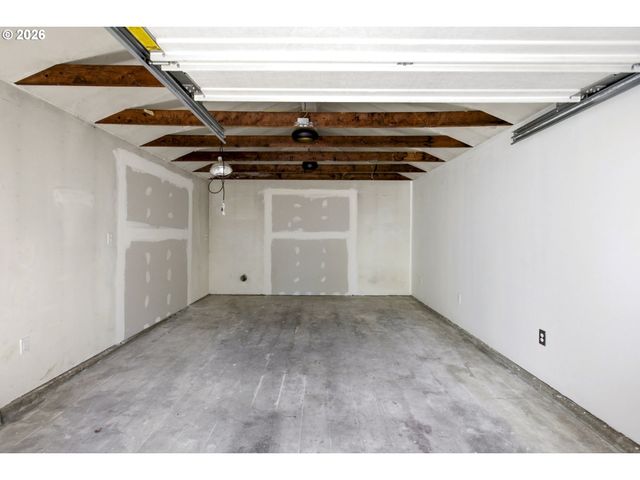 8339 Se BUSH St, Portland, OR 97266