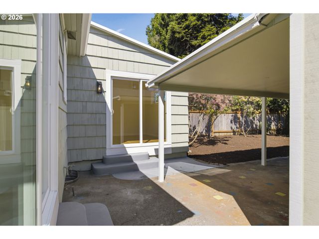 8339 Se BUSH St, Portland, OR 97266