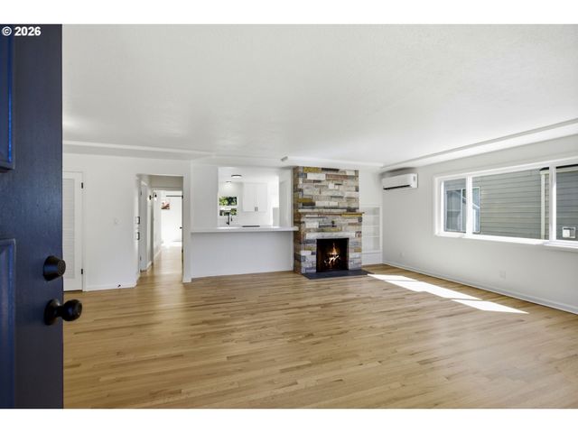 8339 Se BUSH St, Portland, OR 97266