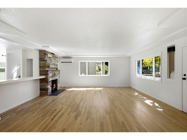 8339 Se BUSH St, Portland, OR 97266