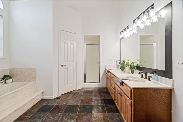 2830 Willow Bend, Paris, TX 75462
