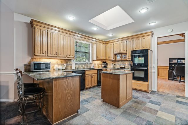 2830 Willow Bend, Paris, TX 75462