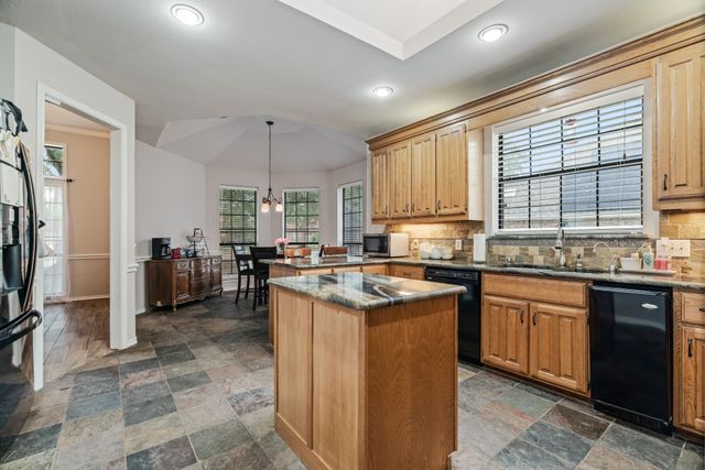 2830 Willow Bend, Paris, TX 75462