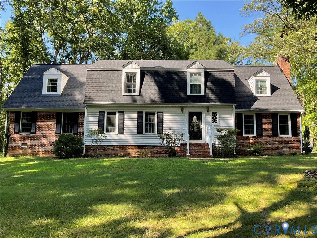 2458 Happy Hill Ln, Mechanicsville, VA 23111