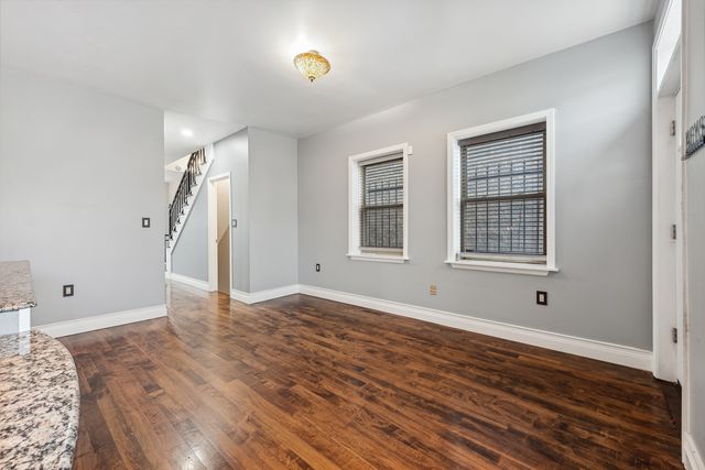 4528 S Saint Lawrence Avenue, Chicago, IL 60653