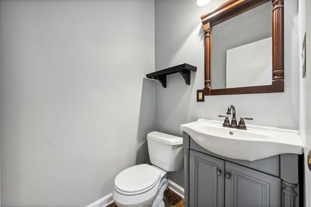 4528 S Saint Lawrence Avenue, Chicago, IL 60653