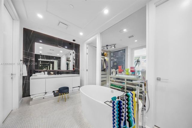700 NE 26th Ter 2202, Miami, FL 33137