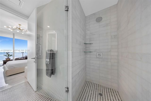 700 NE 26th Ter 2202, Miami, FL 33137