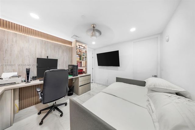 700 NE 26th Ter 2202, Miami, FL 33137