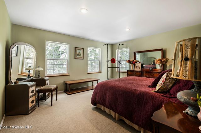 108 Indian Meadows Rd, Sandpoint, ID 83864