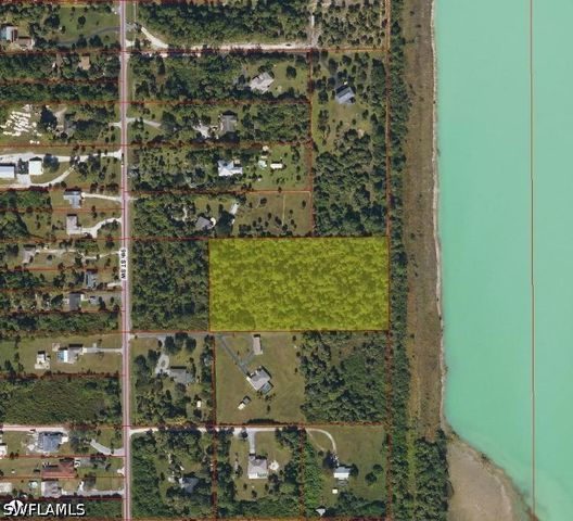 002 9th St SW, Naples, FL 34117