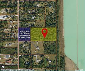 002 9th St SW, Naples, FL 34117