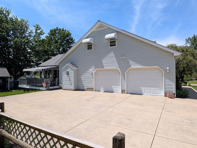 2094 TIMBER Lane, Harborcreek, PA 16421