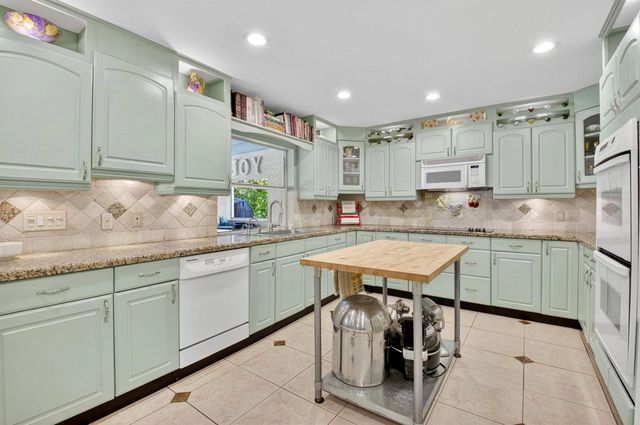 19803 Back 9 Drive, Boca Raton, FL 33498