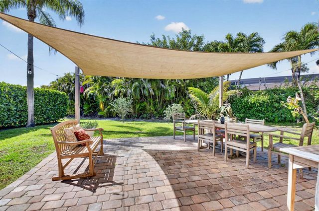 19803 Back 9 Drive, Boca Raton, FL 33498