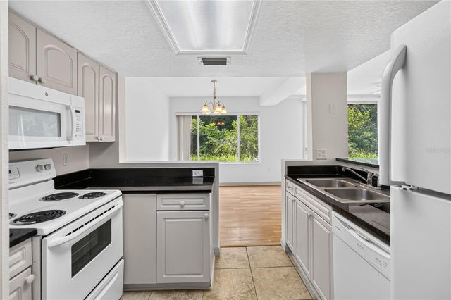 2204 FAN PALM DRIVE, Davenport, FL 33897