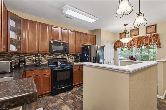 4024 Long Point BLVD, Portsmouth, VA 23703