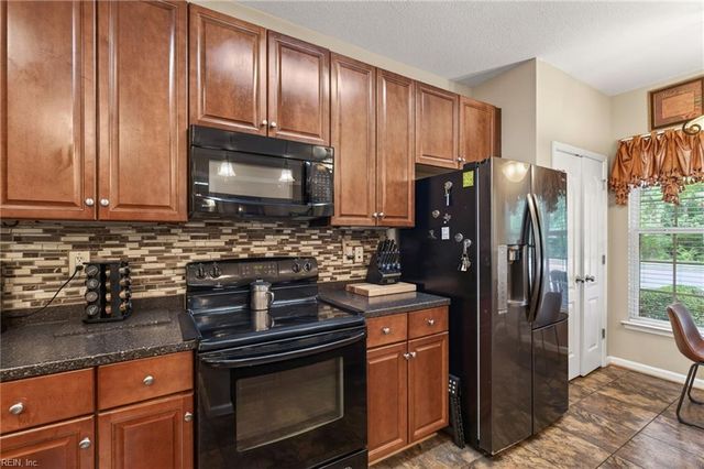 4024 Long Point BLVD, Portsmouth, VA 23703