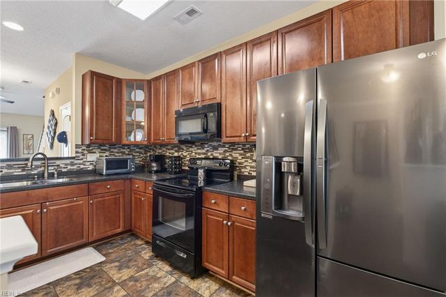 4024 Long Point BLVD, Portsmouth, VA 23703