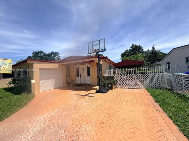 4870 SW 6th St, Miami, FL 33134