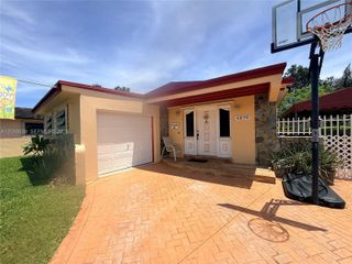 4870 SW 6th St, Miami, FL 33134