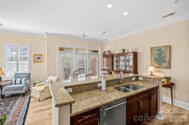 2994 Selwyn Avenue, Charlotte, NC 28209