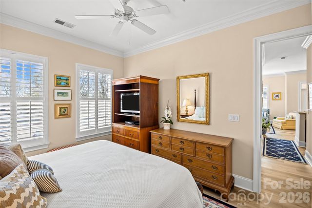 2994 Selwyn Avenue, Charlotte, NC 28209