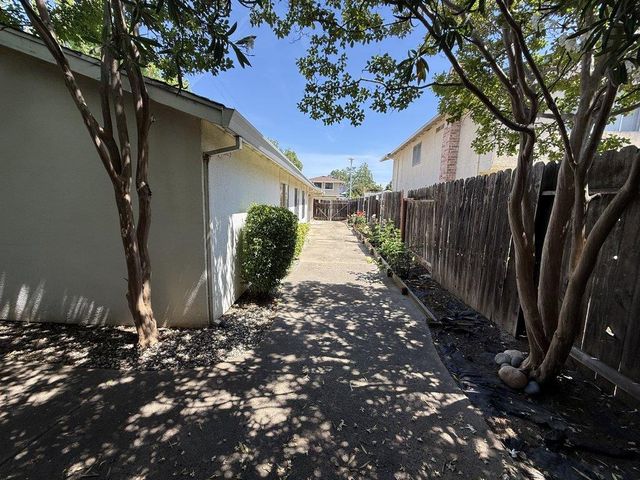 8045 Mesa Oak Way, Citrus Heights, CA 95610