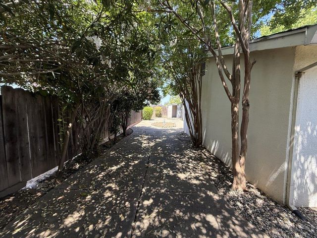 8045 Mesa Oak Way, Citrus Heights, CA 95610