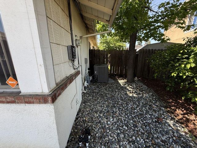 8045 Mesa Oak Way, Citrus Heights, CA 95610