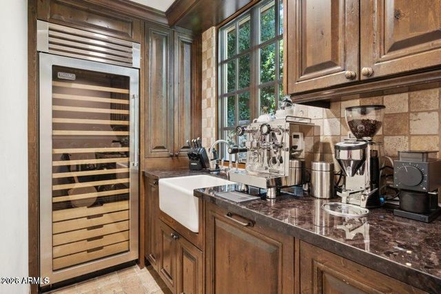 4949 E LINCOLN Drive 11, Paradise Valley, AZ 85253