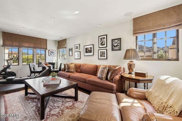 4949 E LINCOLN Drive 11, Paradise Valley, AZ 85253