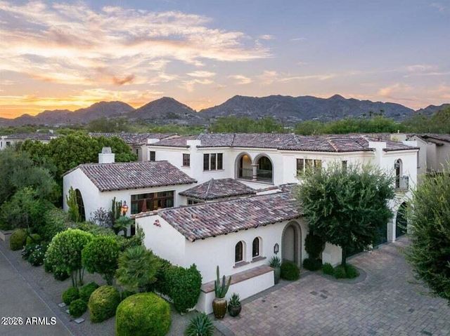 4949 E LINCOLN Drive 11, Paradise Valley, AZ 85253